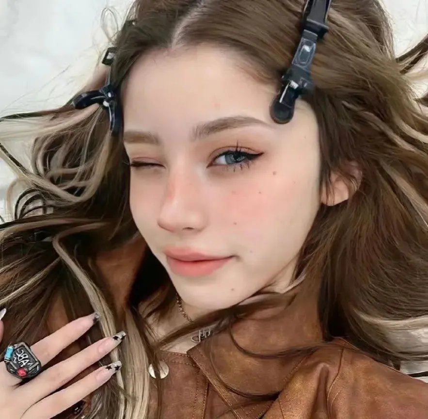爱长颈鹿的女人